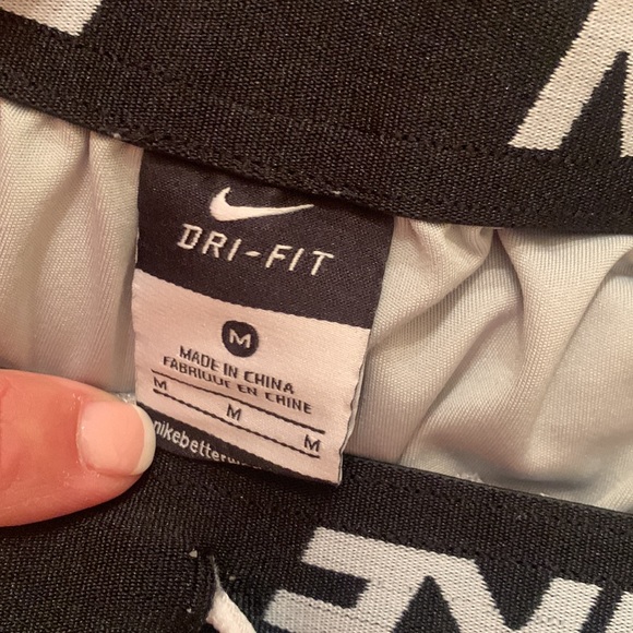 Men’s Nike Dri Fit Athletic Shorts Medium - Picture 3 of 3